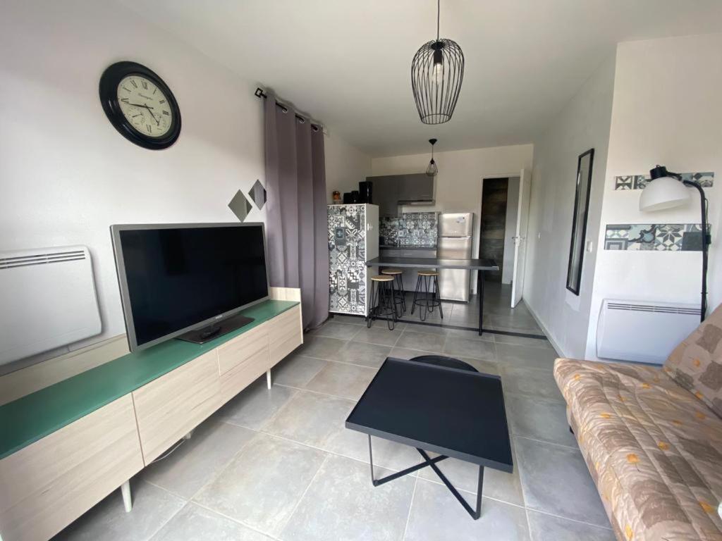 Studio Avec Exterieur Ombrage Saint-Marcel-Les-Valence Luaran gambar